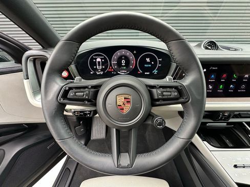 Certified 2025 Porsche Cayenne S image 16