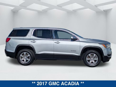 Used 2017 GMC Acadia SLE image 3