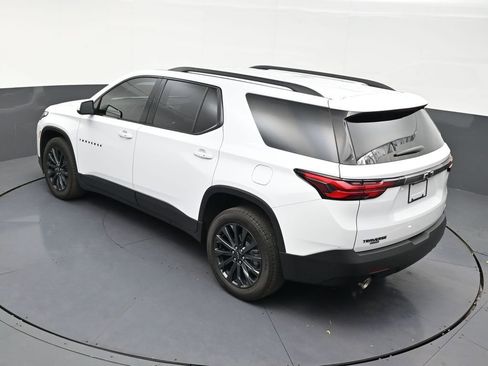 Used 2024 Chevrolet Traverse RS FWD image 14