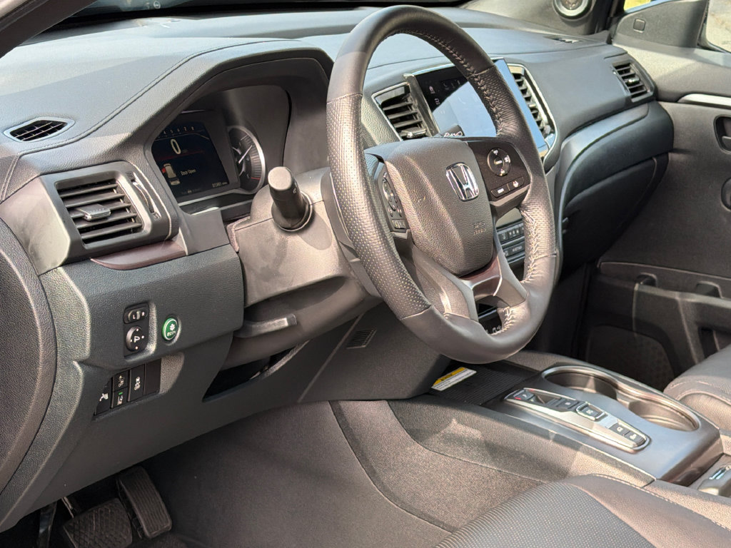Used 2023 Honda Passport EX-L image 16