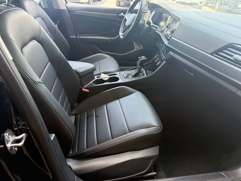 Used 2024 Volkswagen Jetta SE FWD image 15