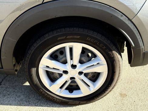 Used 2023 Nissan Kicks S image 26