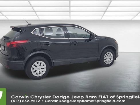 Used 2019 Nissan Rogue Sport S image 15
