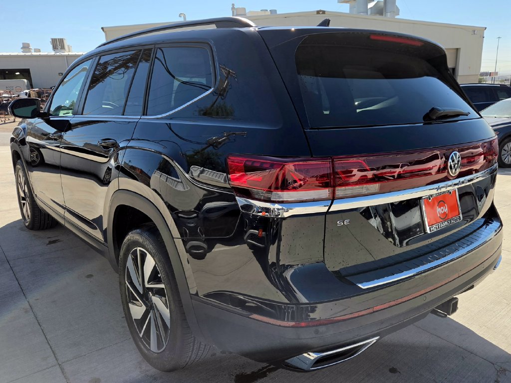Certified 2026 Volkswagen Atlas SE FWD image 7
