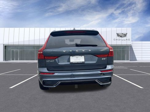 Used 2024 Volvo XC60 B5 Plus image 7