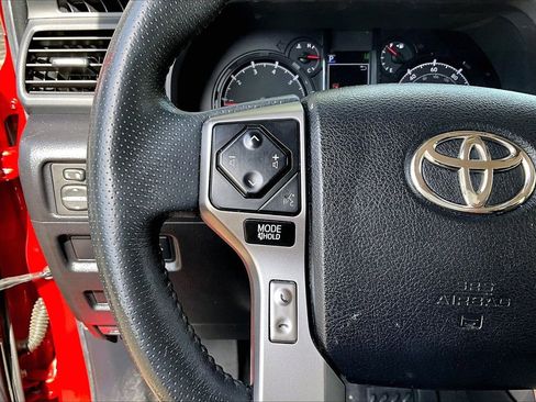 Used 2022 Toyota 4Runner SR5 image 10