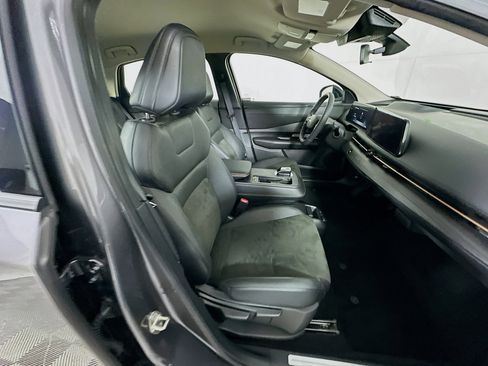 Used 2024 Nissan Ariya AWD image 30