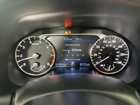 Used 2024 Nissan Altima 2.5 SV FWD image 25