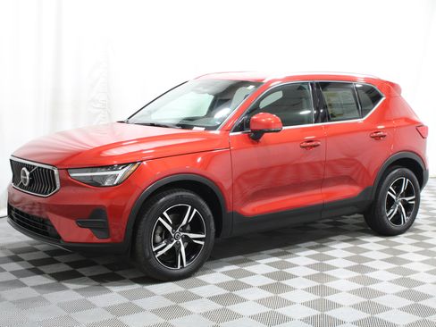 Used 2024 Volvo XC40 B5 Core AWD/4WD image 34