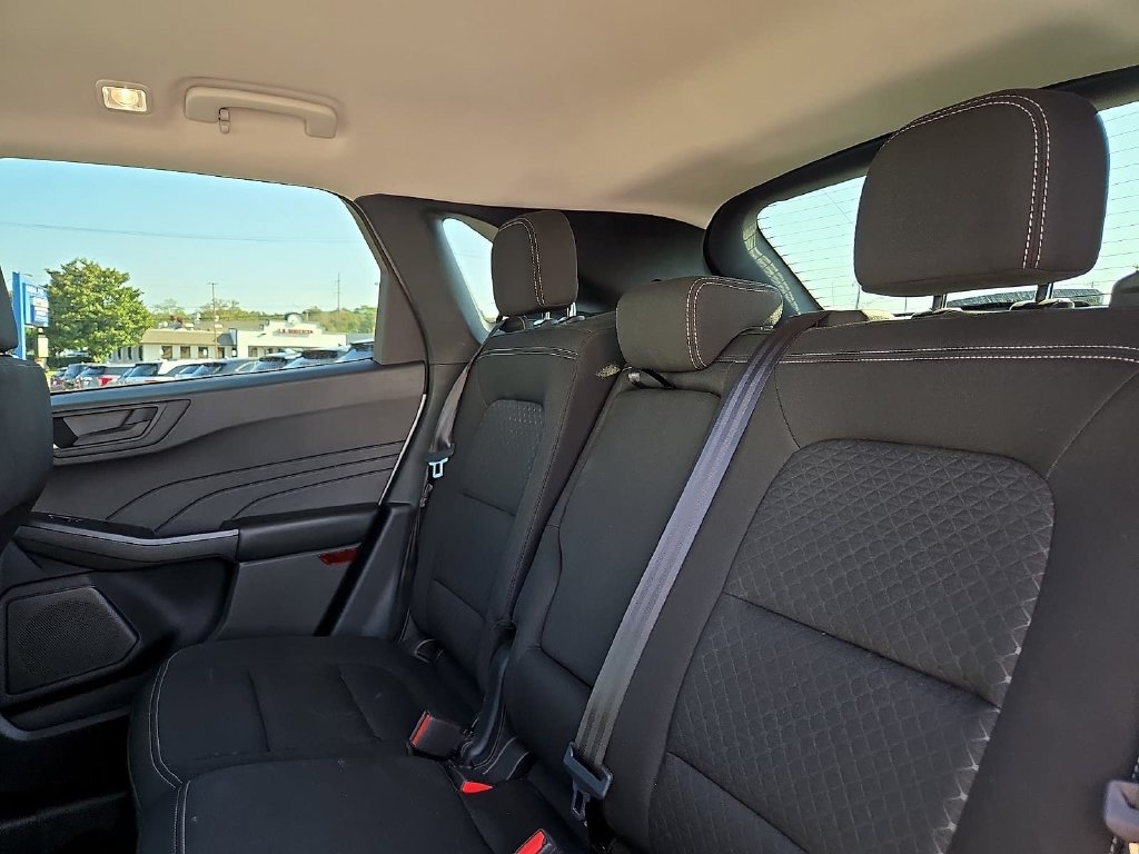 Used 2025 Ford Escape Active AWD/4WD image 9