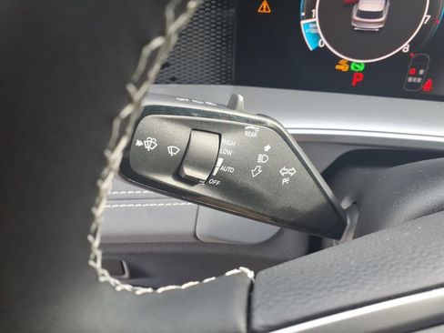 New 2026 Volkswagen Tiguan SE image 13