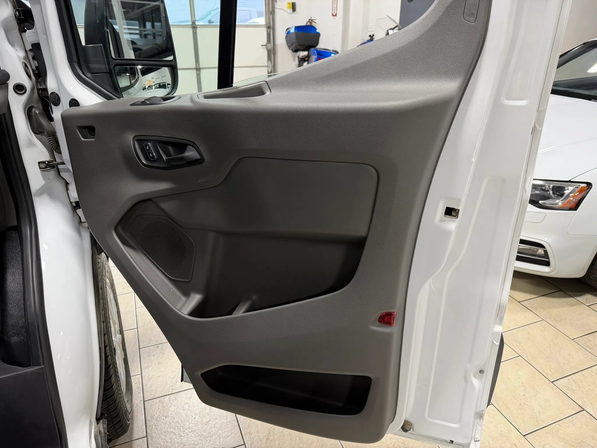 Used 2023 Ford E-Transit Medium Roof RWD image 26
