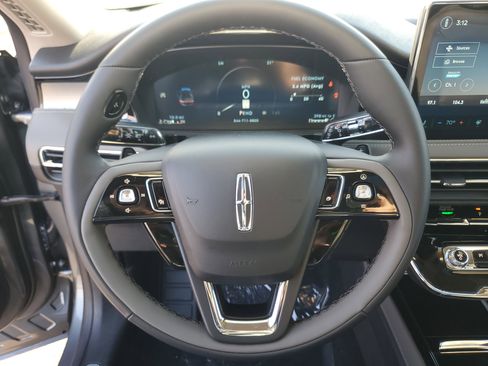 New 2026 Lincoln Corsair Premiere image 16