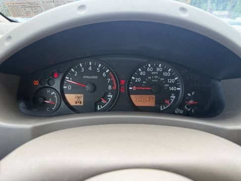 Used 2011 Nissan Frontier SV AWD/4WD image 20