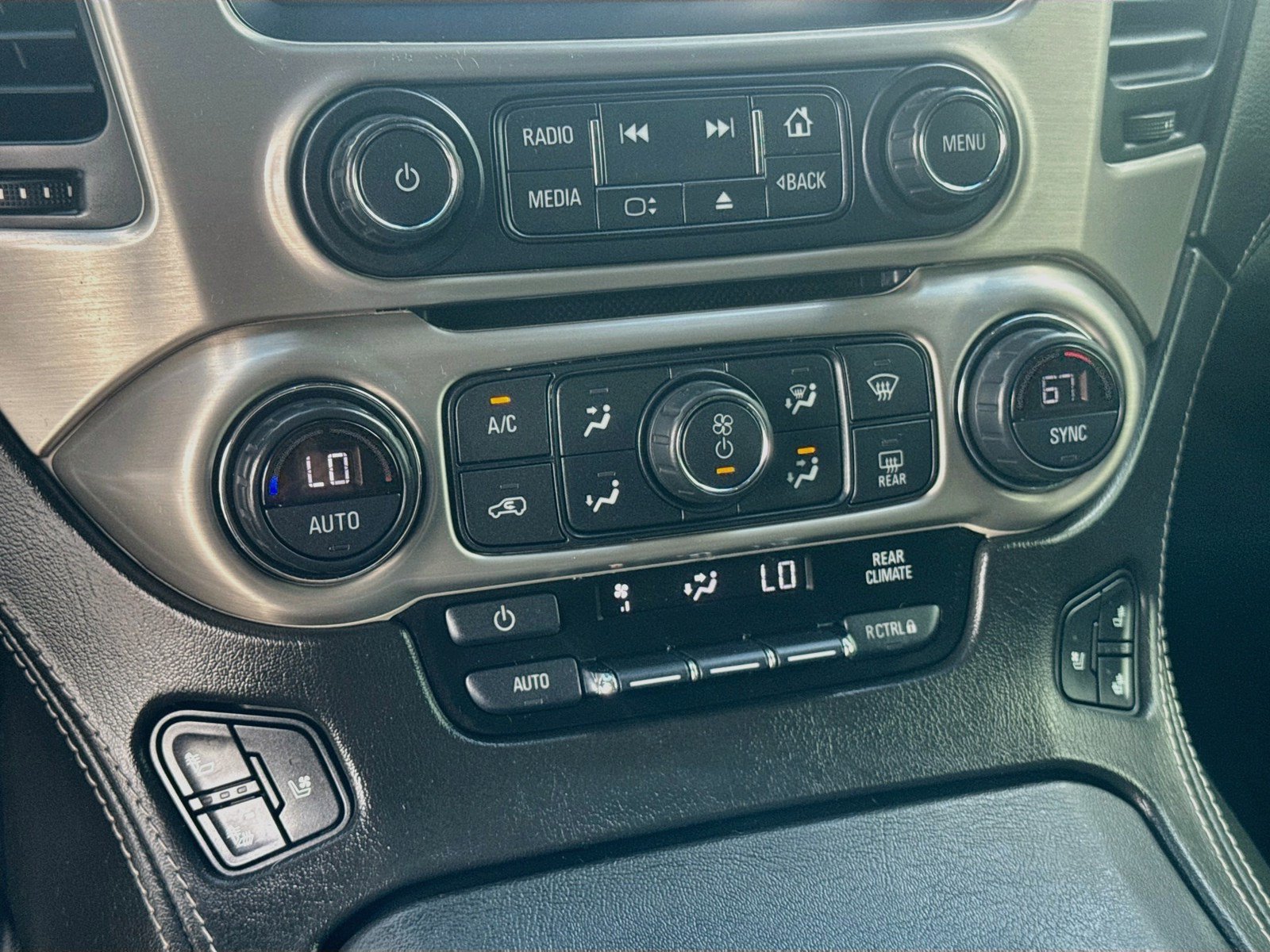 Used 2019 GMC Yukon Denali w/ Denali Ultimate Package AWD/4WD image 16