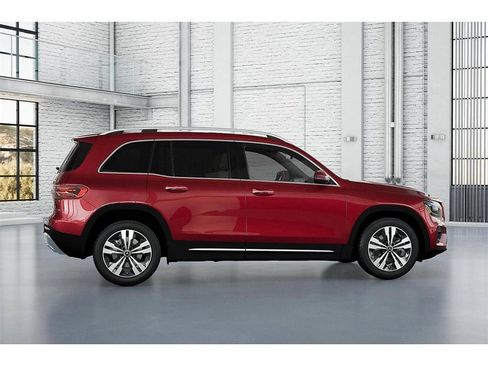 New 2026 Mercedes-Benz GLB 250 4MATIC image 17