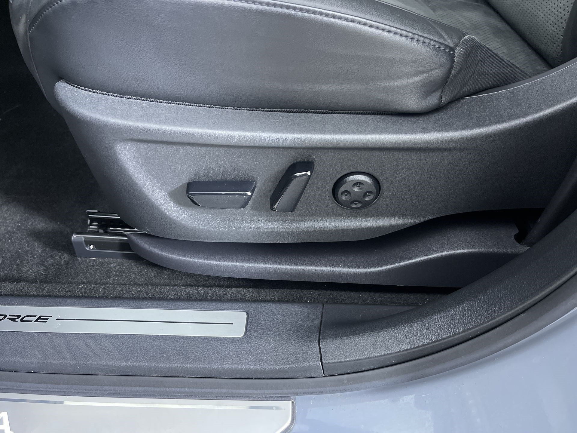 Certified 2024 Nissan Ariya AWD image 13