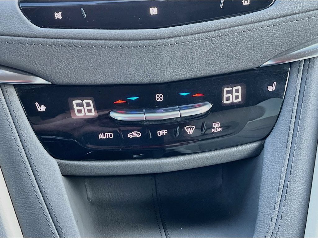 Used 2021 Cadillac XT5 Premium Luxury AWD/4WD image 16