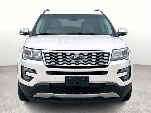 Used 2017 Ford Explorer Platinum image 5