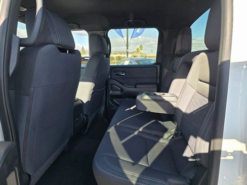 Used 2023 Nissan Frontier SV w/ Midnight Edition Package image 15