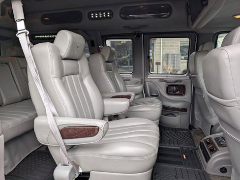 Used 2014 GMC Savana 1500 SLT image 26