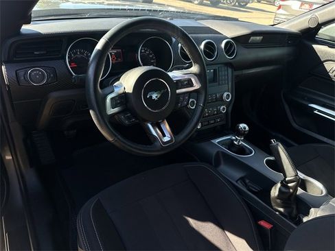 Used 2022 Ford Mustang Coupe image 9