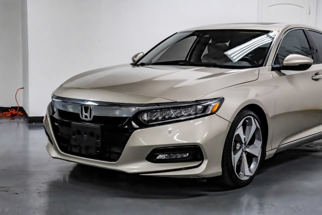Used 2018 Honda Accord Touring image 10