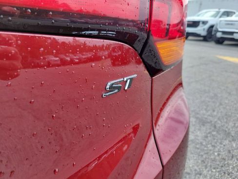 Certified 2023 Buick Encore GX Select w/ Sport Touring Package image 9