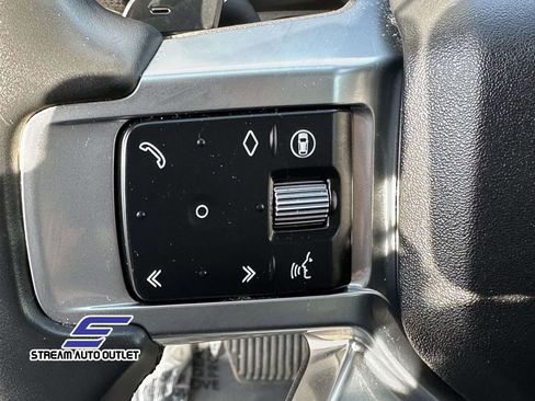 Used 2024 Land Rover Discovery S image 22