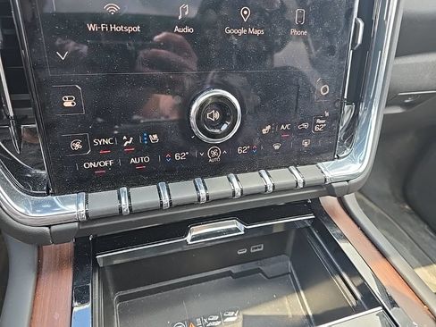 Used 2025 GMC Yukon Denali w/ Denali Reserve Package AWD/4WD image 30