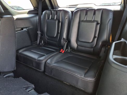 Used 2019 Ford Explorer Limited w/ Class III Trailer Tow Package FWD image 18