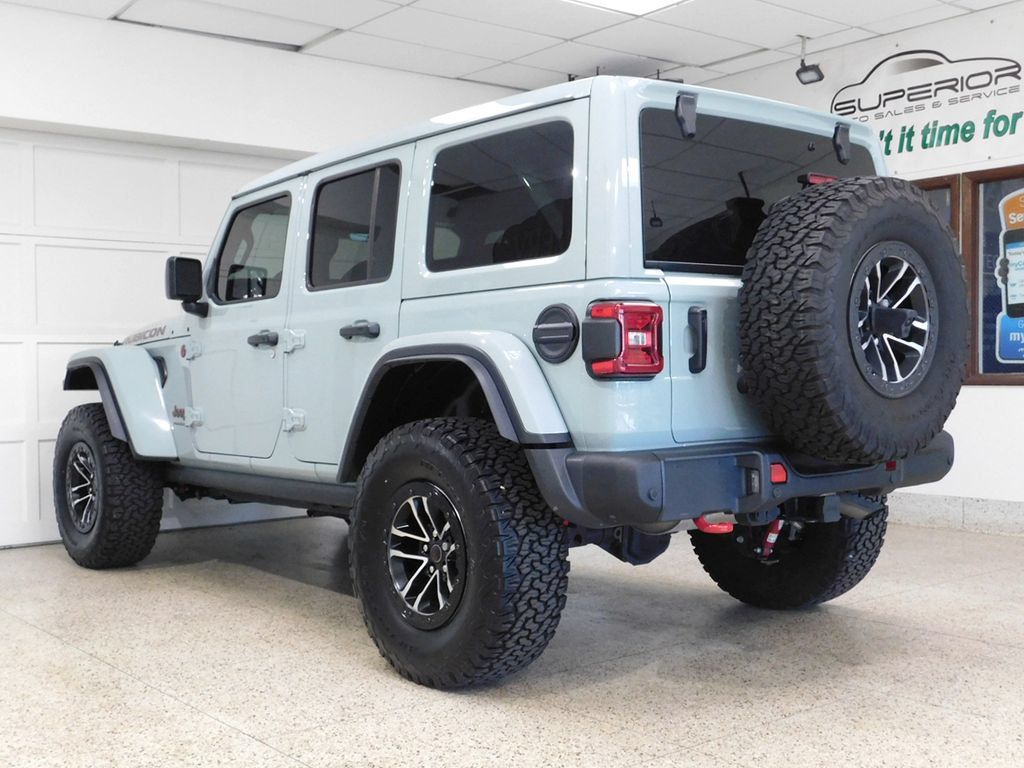 Used 2024 Jeep Wrangler Unlimited Rubicon AWD/4WD image 9