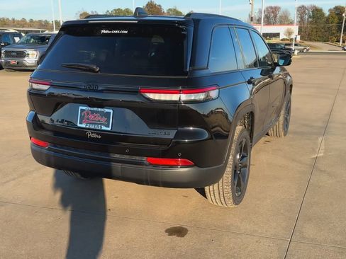 New 2025 Jeep Grand Cherokee Limited w/ Black Appearance Package RWD image 8