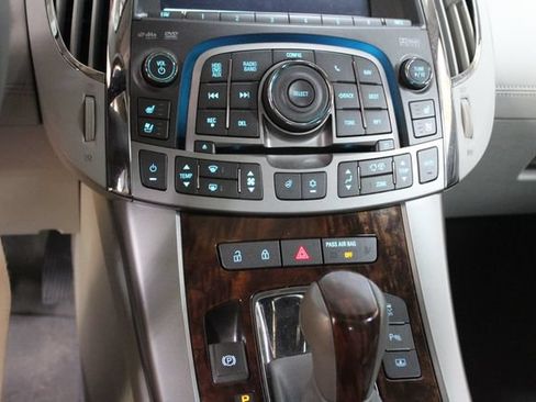 Used 2010 Buick LaCrosse CXS FWD image 19