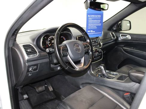 Used 2020 Jeep Grand Cherokee Altitude image 24