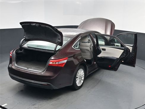 Used 2013 Toyota Avalon XLE Premium image 26