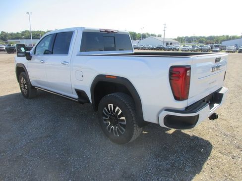 New 2026 GMC Sierra 2500 Denali Ultimate AWD/4WD image 9