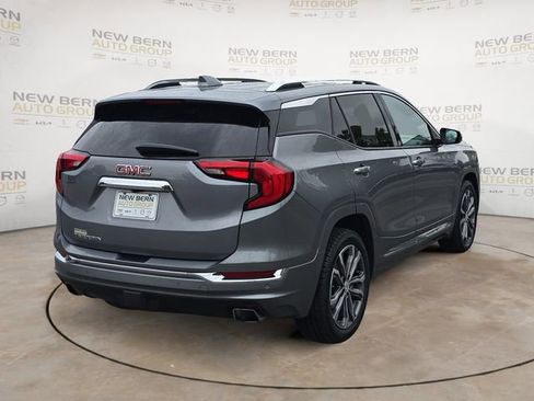 Used 2020 GMC Terrain Denali w/ LPO, Floor Liner Package FWD image 5