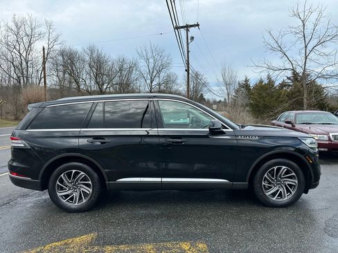 Used 2022 Lincoln Aviator AWD image 8
