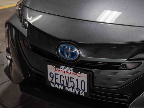 Used 2022 Toyota Prius Prime Limited FWD image 8