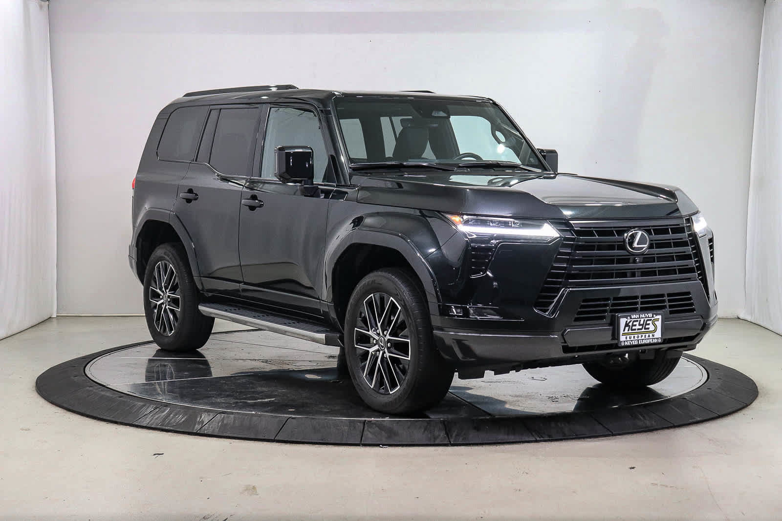 Used 2024 Lexus GX 550 w/ Accessory Package (Z1) AWD/4WD image 5