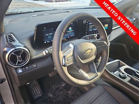 Used 2026 Chevrolet Equinox LT image 8