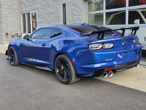 Used 2021 Chevrolet Camaro ZL1 RWD image 7