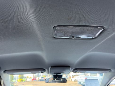 Used 2020 Toyota Camry SE FWD image 31
