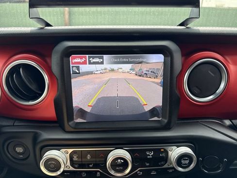 Used 2020 Jeep Gladiator Rubicon AWD/4WD image 17