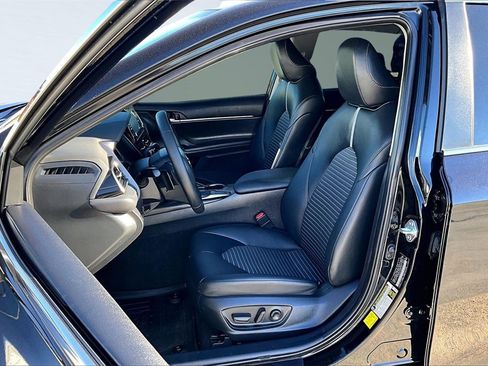 Used 2024 Toyota Camry SE image 26