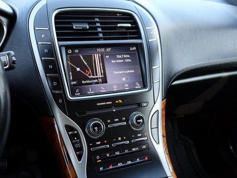 Used 2019 Lincoln Nautilus Reserve image 27