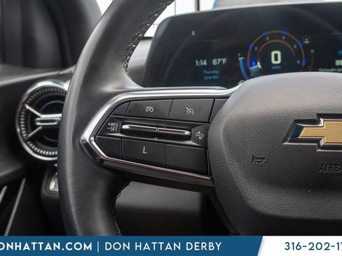 Used 2025 Chevrolet Equinox LT FWD image 12
