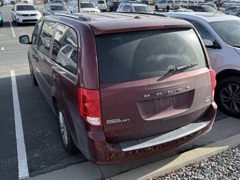 Used 2018 Dodge Grand Caravan SXT image 5