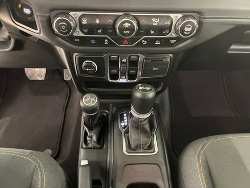 Used 2025 Jeep Wrangler Unlimited Sahara w/ Safety Group AWD/4WD image 21